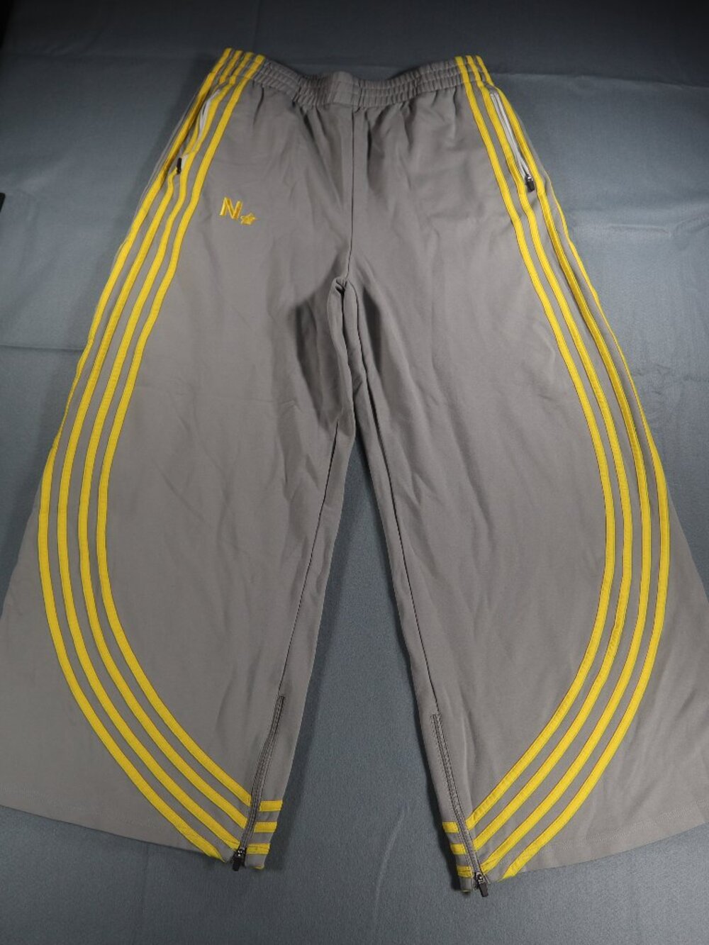 Nameless USA Grey and Yellow Striped Sweatpants Wide Leg Men's Medium Ankle Zip